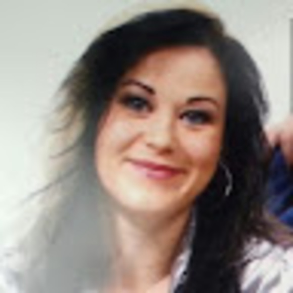 Meet your Posher, Colleen - Picture 1 of 1